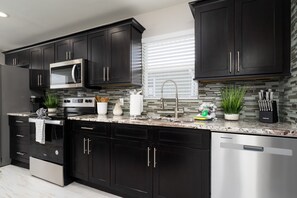 Hus, 3 soverom | Eget kjøkken | Kjøleskap, ovn og kaffetrakter/tekoker