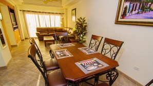 Kondominium, 1 kamar tidur | Tempat makan
