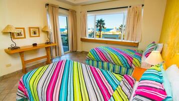 Condo, 2 habitaciones | 2 habitaciones, decoración personalizada y muebles diferentes