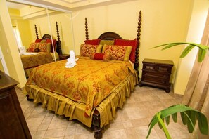 2 habitaciones, decoración personalizada y muebles diferentes 