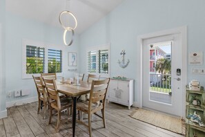 Dining - Welcome To Mermaid Bay Vacation Rental - 261 Delmar 3 Bedroom Home by RedAwning (Fort Myers Beach)
