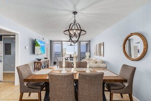 Condo, 2 habitaciones | Restaurantes