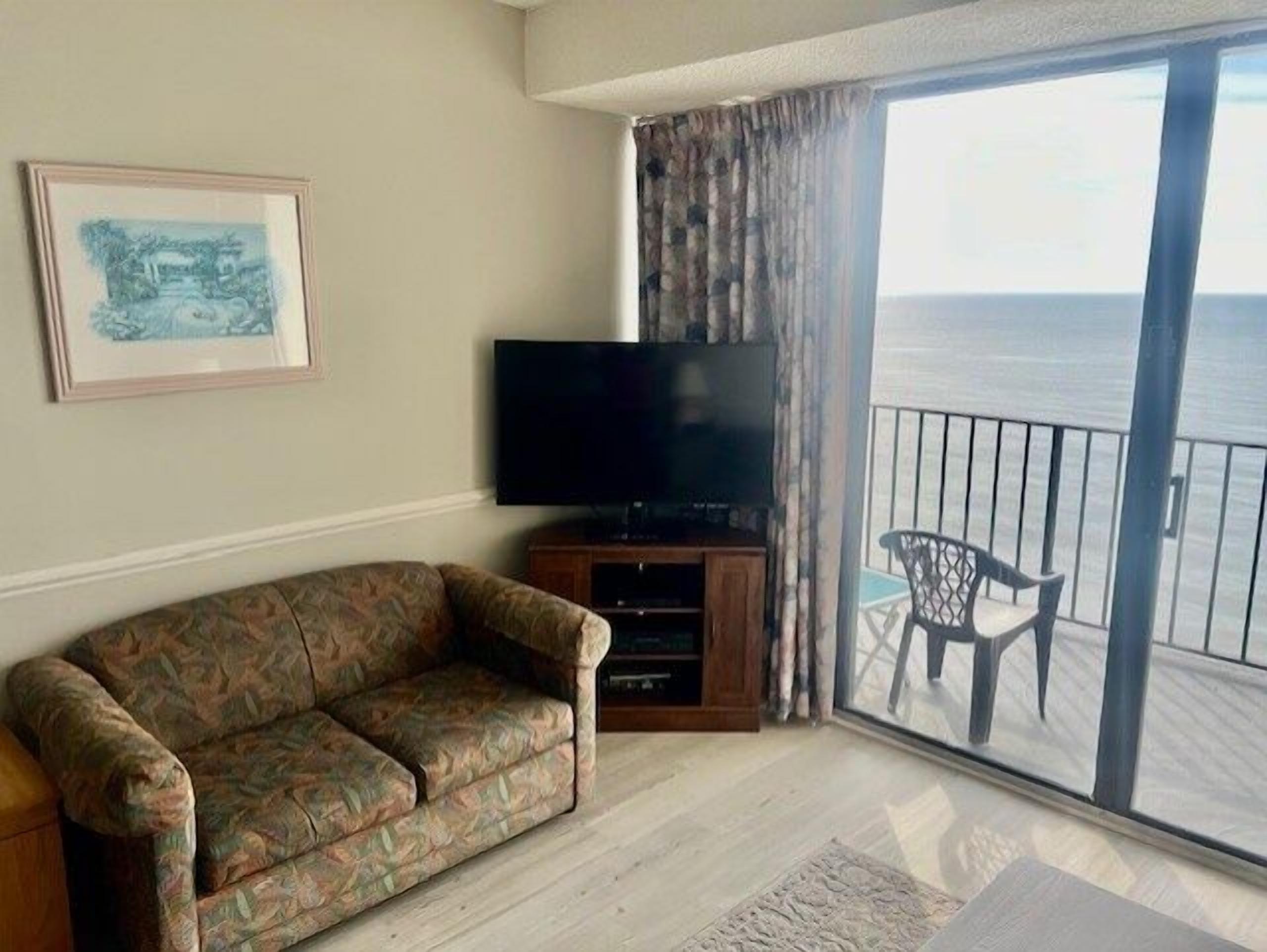 Condo, 2 Bedrooms | Living area