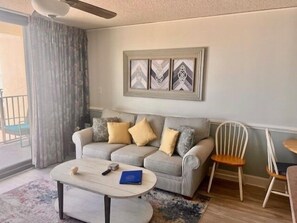 Condo, 2 Bedrooms | Living area