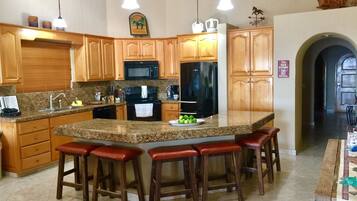 Vila, 4 kamar tidur | Dapur pribadi | Lemari es, oven, mesin pembuat kopi/teh, dan pemanggang roti