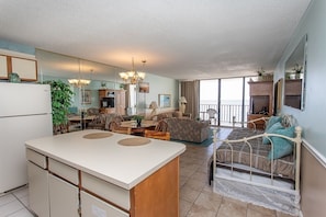 Condo, 1 Bedroom | Private kitchen | Fridge, oven, coffee/tea maker, toaster