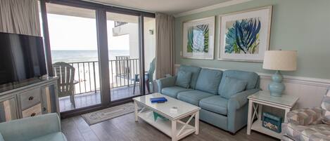 Condo, 3 chambres | Aire de séjour
