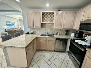 Private kitchen - Spectacular 2 Bedroom Condo on Sandy Beach at Las Palmas Resort B-705 1 Condo by RedAwning (Puerto Peñasco)