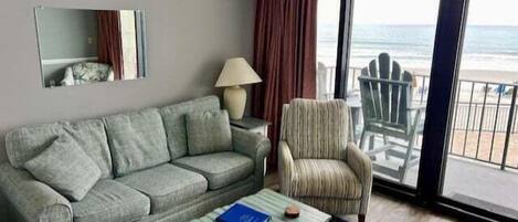 Condo, 2 Bedrooms | Living area