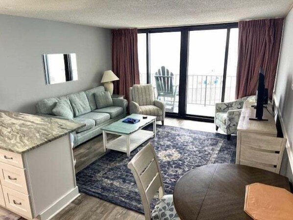 Condo, 2 Bedrooms | Living area