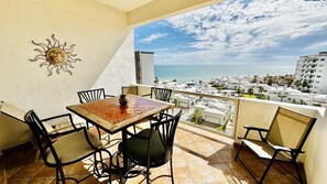 Condo, 2 habitaciones | Restaurante al aire libre