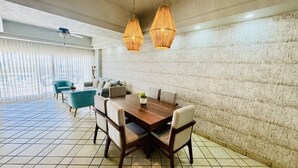 Kondominium, 1 kamar tidur | Tempat makan
