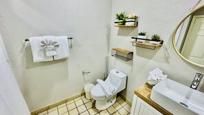Bathroom - Spectacular 1 1/2 Bedroom Condo on Sandy Beach at Las Palmas Beachfront Resort 1 Condo by RedAwning (Puerto Peñasco)
