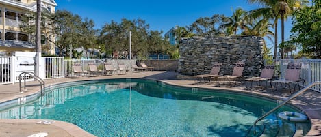 Apartment, 3 Schlafzimmer | Pool | Beheizter Pool