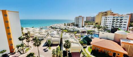 Condo, 1 Bedroom | Property grounds