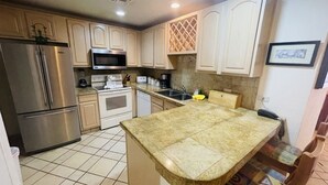 Kondominium, 2 kamar tidur | Dapur pribadi