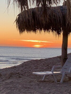 Condo, 2 habitaciones | Playa | En la playa 