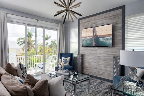 Welcome To 5541 Palmetto Street - New Build! Grab It Now! 4 Bedroom Home by RedAwning