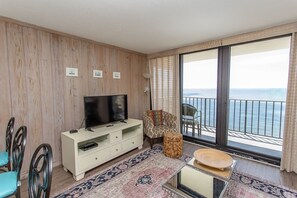 Condo, 2 habitaciones | Vista desde la propiedad