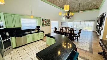 Vila, 3 kamar tidur | Dapur pribadi | Lemari es, mesin pembuat kopi/teh, dan pemanggang roti