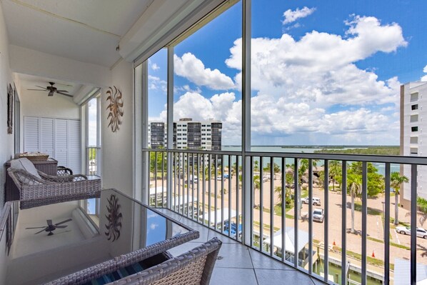 Indoor spa tub - Casa Marina 654 - 4321 Bay Beach Lane 2 Bedroom Condo by RedAwning (Fort Myers Beach)