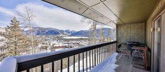 Grand Lake Views, Cozy Fireplace, Trailer parking