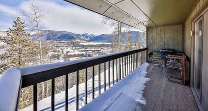 Grand Lake Views, Cozy Fireplace, Trailer parking