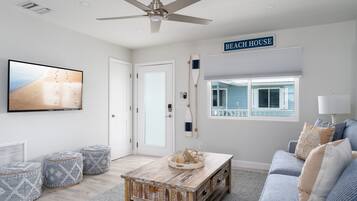 House, 4 Bedrooms | Living area