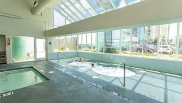 Apartment, 2 Schlafzimmer | Pool | Innenpool, beheizter Pool