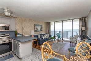 Outdoor dining - Royal Garden Resort 1404 2 Bedroom Condo by RedAwning (Murrells Inlet)