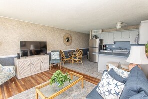 Apartment, 2 Schlafzimmer | Wohnbereich