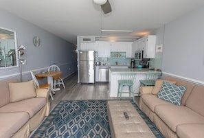 Condo, 2 Bedrooms | Living area