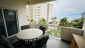 Condo, 2 Bedrooms | Outdoor dining