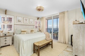 2 bedrooms, individually decorated, individually furnished, free WiFi - Welcome To Beach Villa's # 606 Vacation Rental - 250 Estero Blvd 2 Bedroom Condo by RedAwning (Fort Myers Beach)