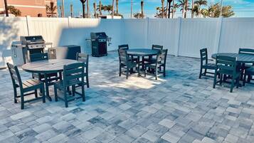 Condo, 2 Bedrooms | BBQ/picnic area