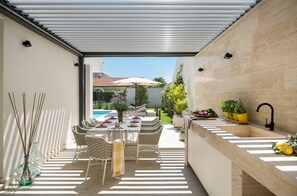 Villa, 3 chambres, piscine privée, vue montagne | Balcon