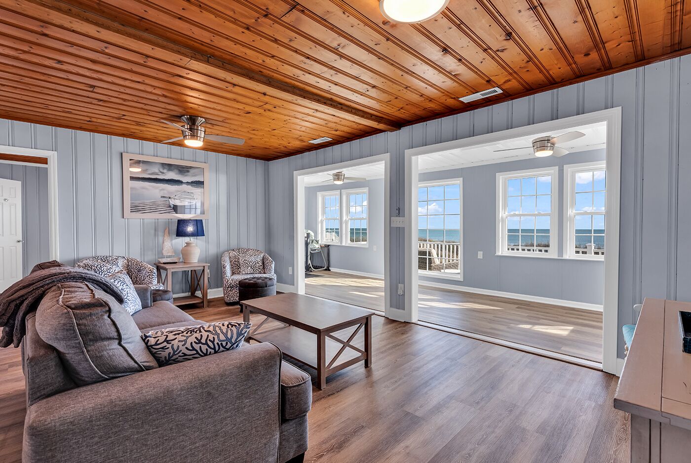 Smart TV y futbolito 