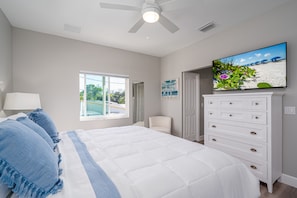 House, 3 Bedrooms - Beautiful New Build Private Pool Home On The North End Of Fort Myers Beach! 3 Bedroom Home by RedAwning (Fort Myers Beach)