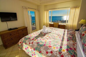 Condo, 2 habitaciones | 2 habitaciones, decoración personalizada y muebles diferentes 