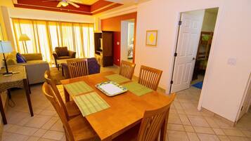 Condo, 2 habitaciones | Restaurantes