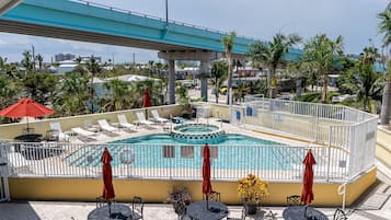 Kondominium, 1 kamar tidur | Kolam renang | Sebuah kolam renang air hangat