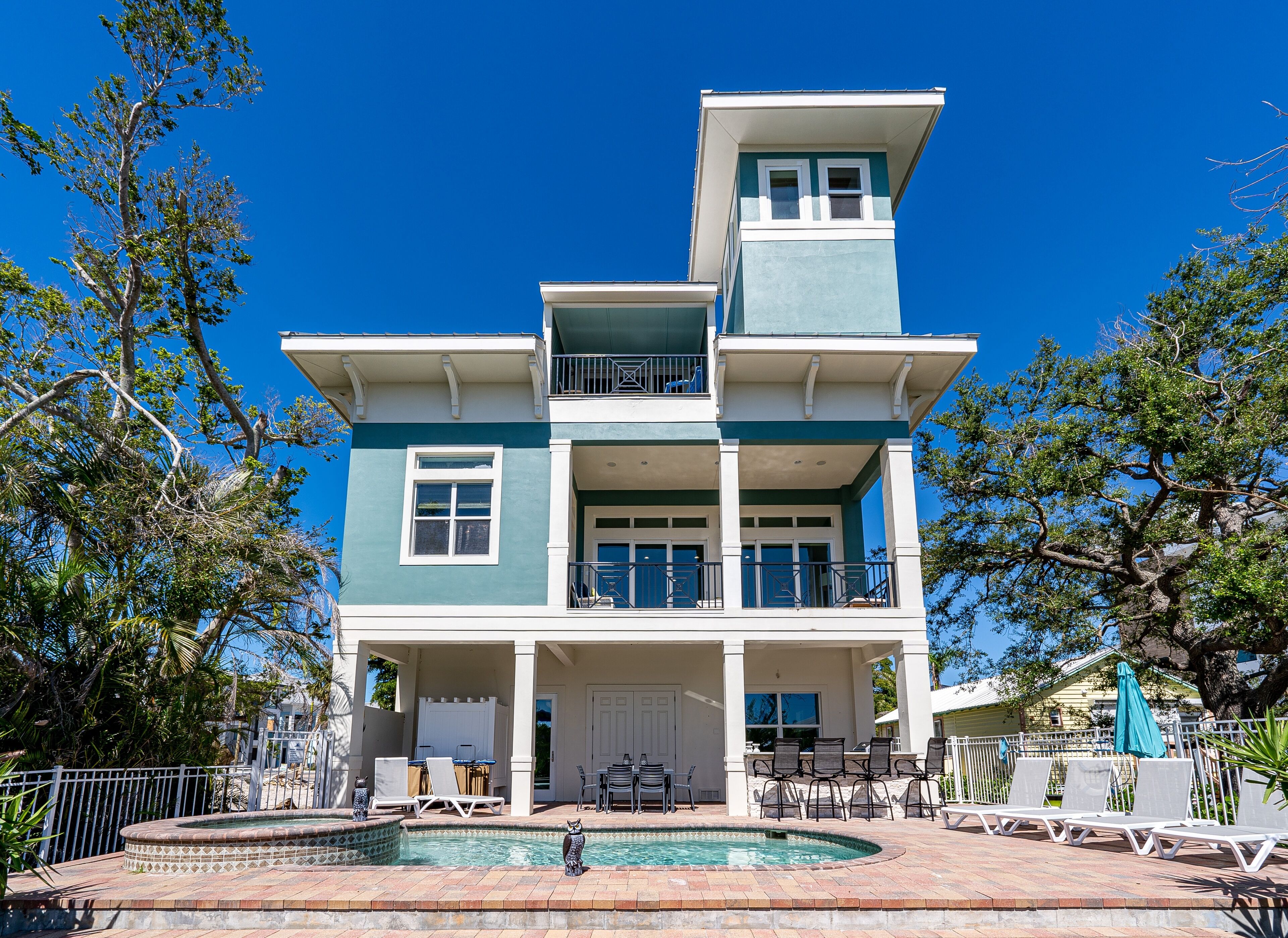 House, 5 Bedrooms | Exterior