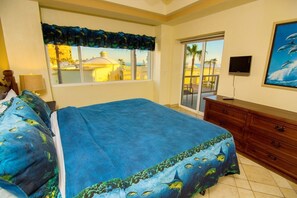 Condo, 2 habitaciones | 2 habitaciones, decoración personalizada y muebles diferentes 