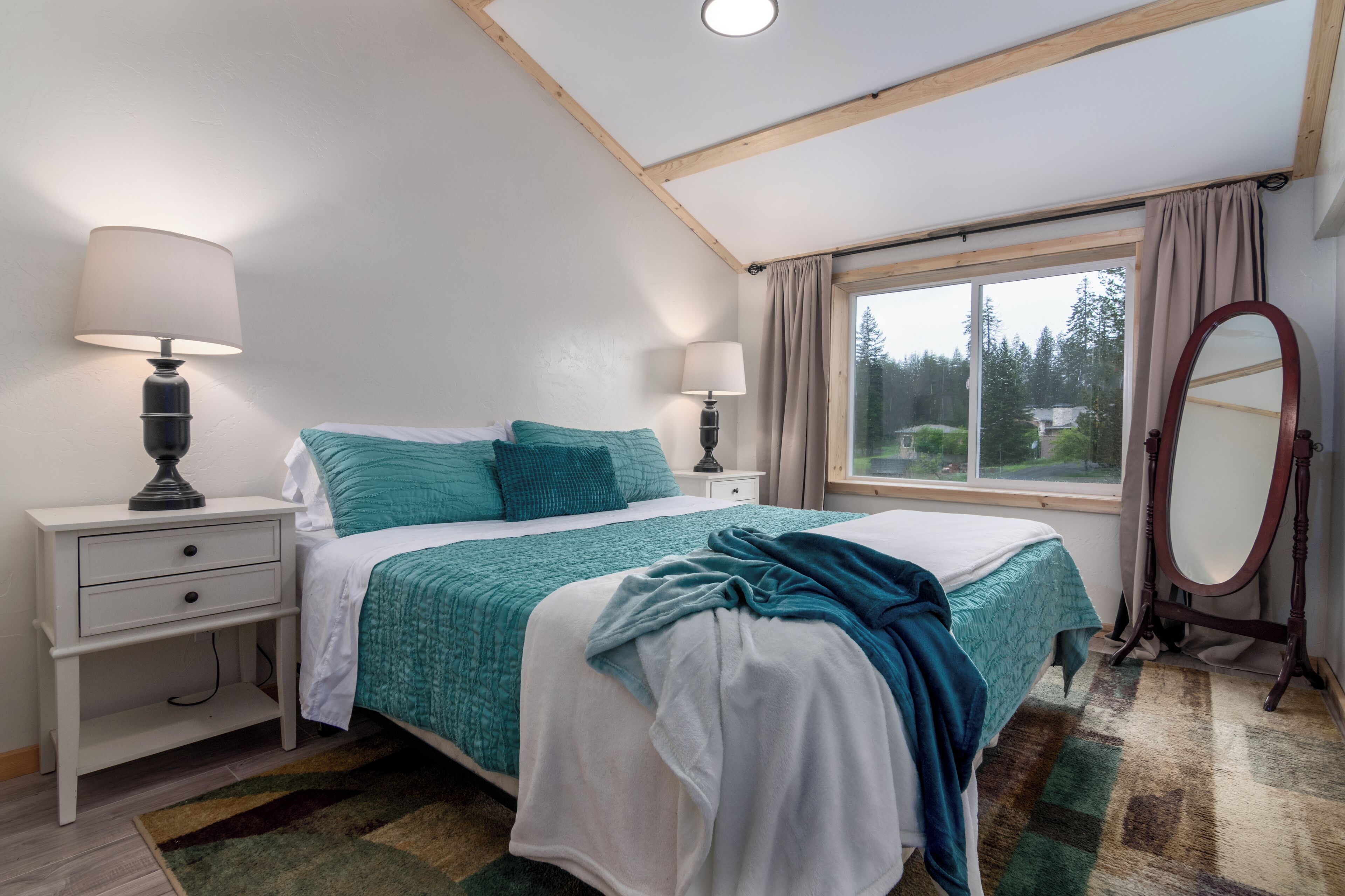 11 bedrooms, travel cot, free WiFi, bed sheets