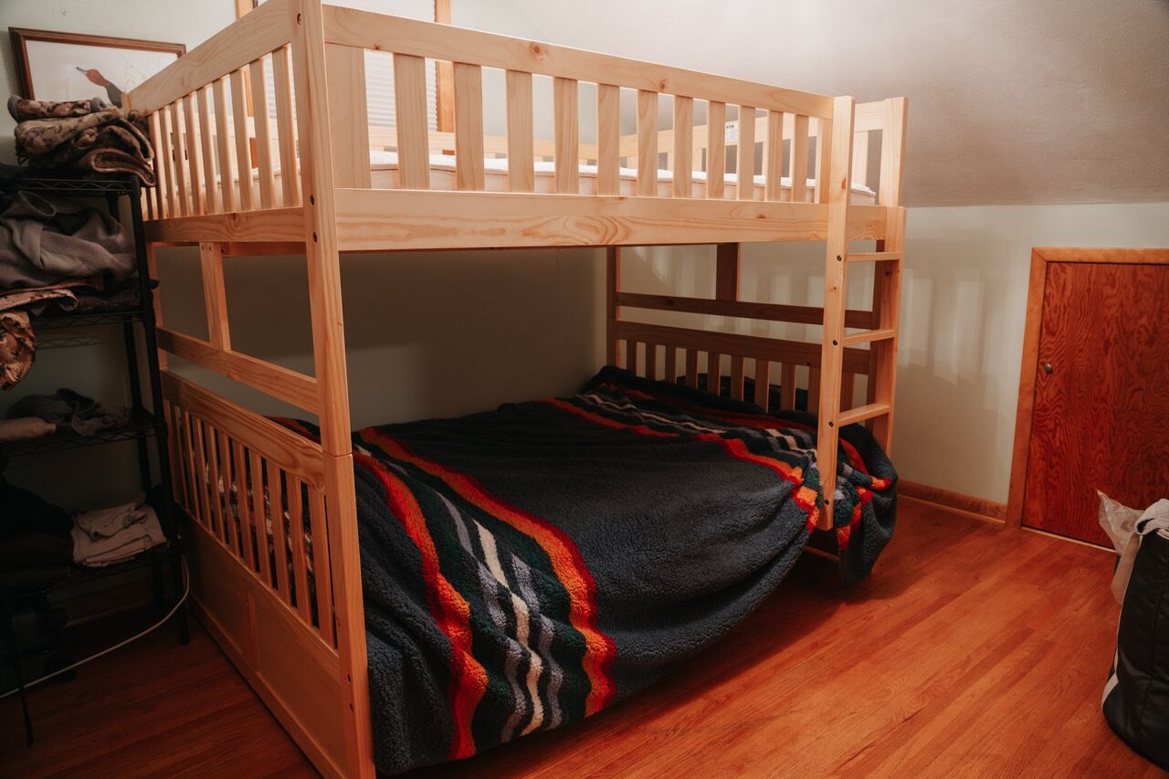 5 bedrooms, WiFi, bed sheets
