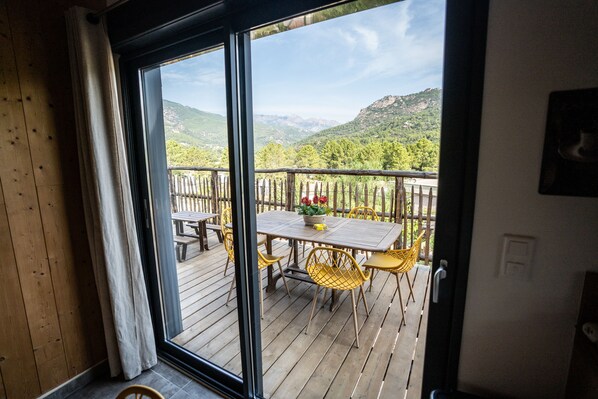 Dining - New villa, swimming pool, exceptional view, beach 10mn and natural swimming pools 5mn (STE LUCIE DE PORTO VECCHIO)