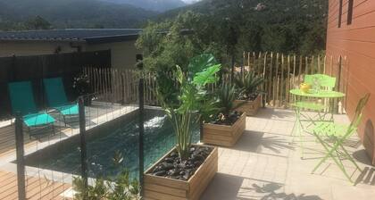 New villa, swimming pool, exceptional view, beach 10mn and natural swimming pools 5mn