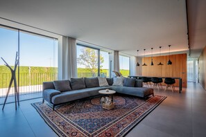 Smart TV, computer monitors - [LUXURY] VILLA Rubin with POOL, GYM & SPA (Arzergrande)