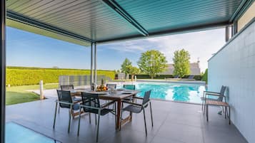 Indoor pool, outdoor pool