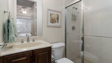 Condo, 1 Bedroom | Bathroom | Towels